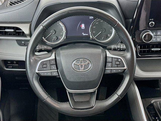 used 2023 Toyota Highlander car, priced at $27,989