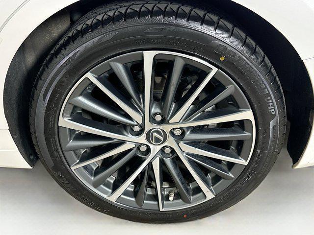used 2023 Lexus ES 300h car, priced at $34,297