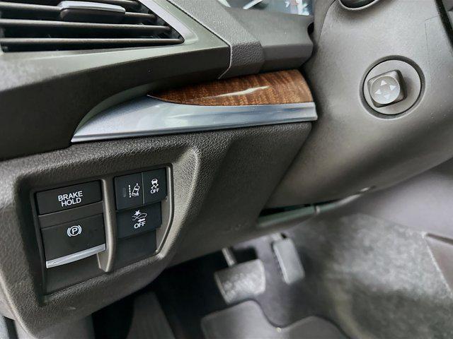 used 2020 Acura MDX car, priced at $27,997