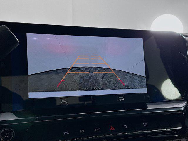 used 2024 Chevrolet Silverado 1500 car, priced at $33,697