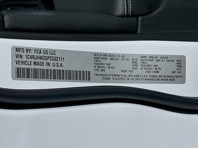 used 2023 Jeep Grand Cherokee car, priced at $29,897