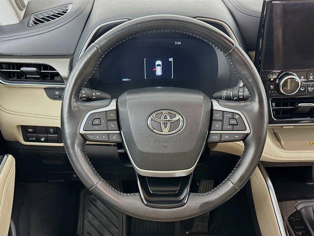 used 2023 Toyota Highlander car, priced at $36,297