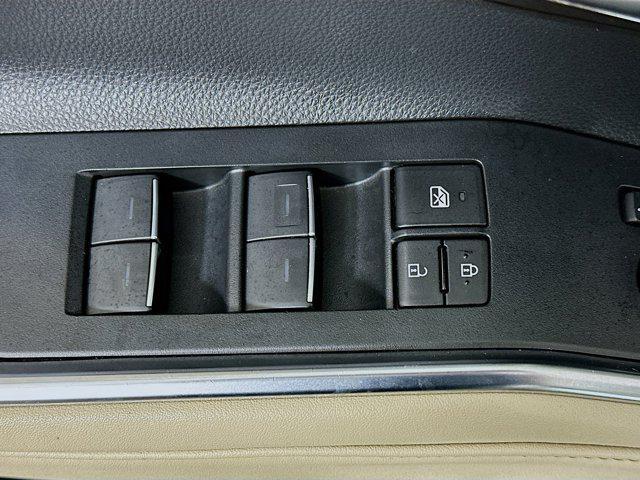 used 2023 Toyota Highlander car, priced at $36,297