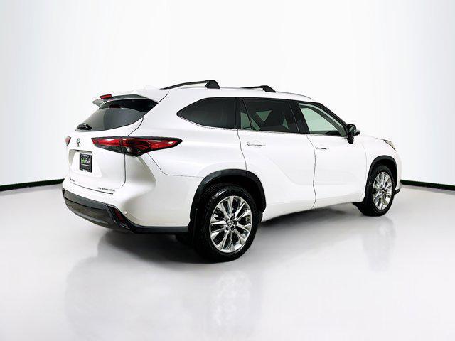 used 2023 Toyota Highlander car, priced at $36,297