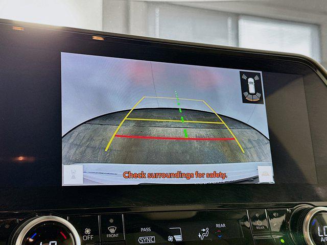 used 2023 Toyota Highlander car, priced at $36,297