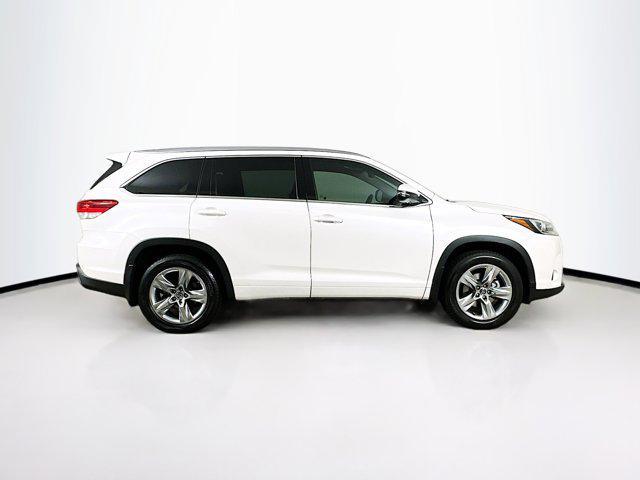 used 2018 Toyota Highlander car, priced at $25,499