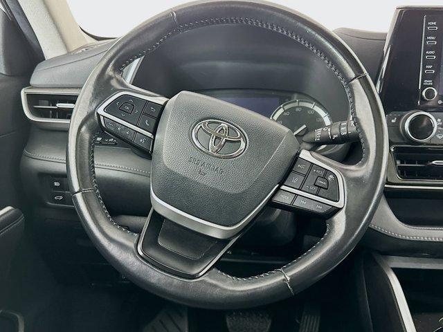 used 2022 Toyota Highlander car, priced at $30,989