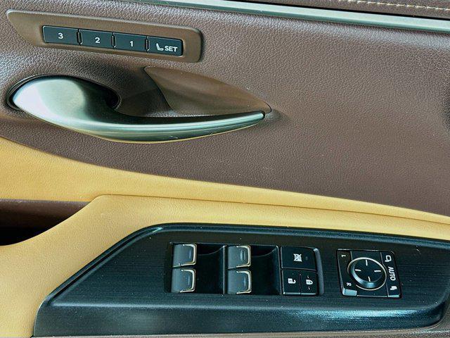 used 2021 Lexus ES 300h car, priced at $27,597