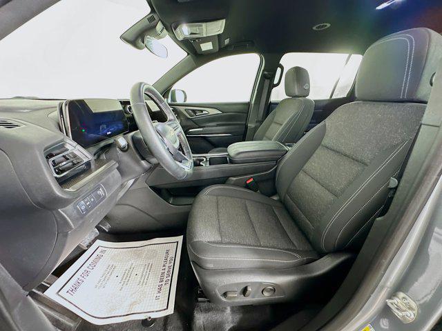 used 2025 Chevrolet Traverse car, priced at $32,697