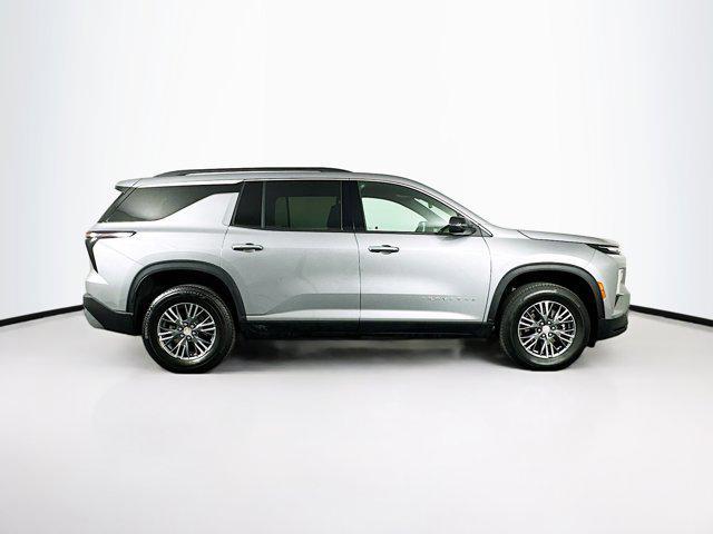 used 2025 Chevrolet Traverse car, priced at $32,697