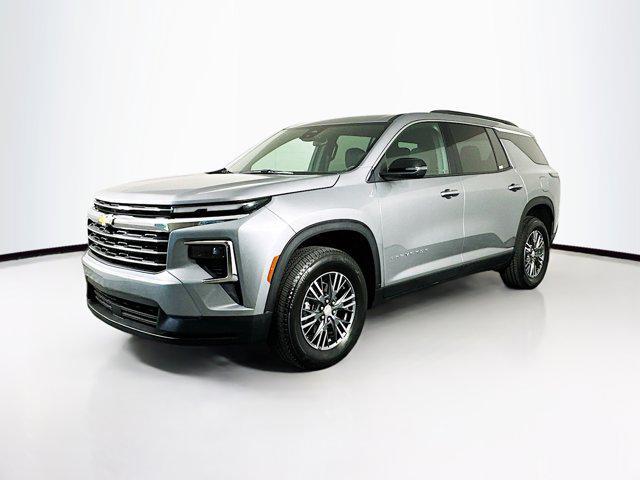 used 2025 Chevrolet Traverse car, priced at $32,697