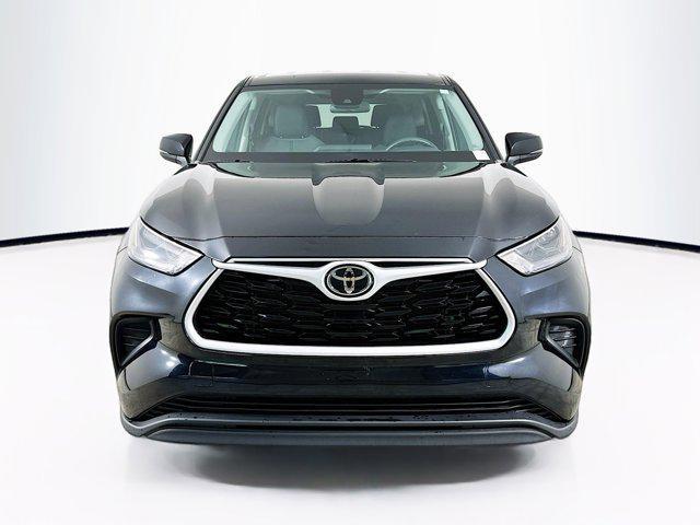 used 2023 Toyota Highlander car, priced at $32,197
