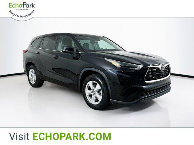 used 2023 Toyota Highlander car, priced at $30,889