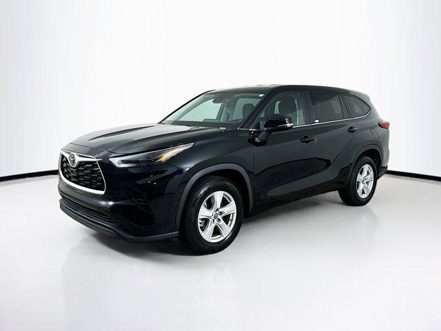 used 2023 Toyota Highlander car, priced at $30,889