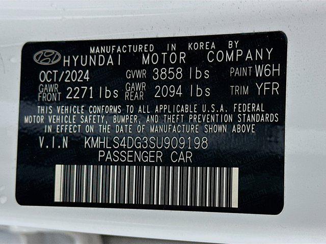 used 2025 Hyundai Elantra car, priced at $17,997