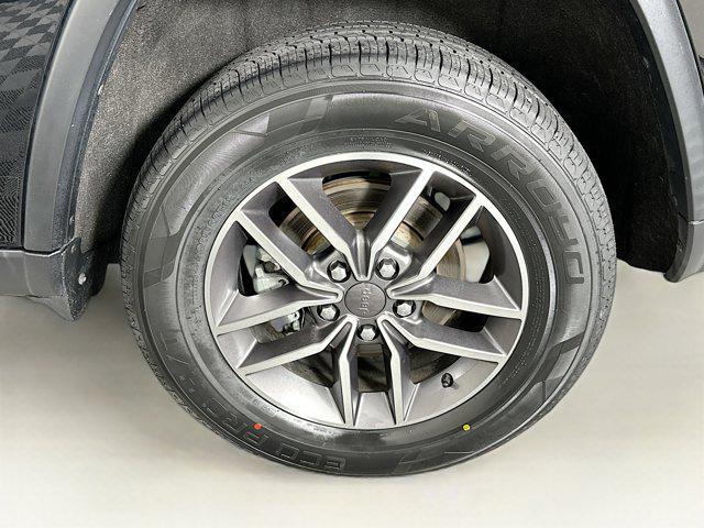 used 2022 Jeep Grand Cherokee car, priced at $25,897