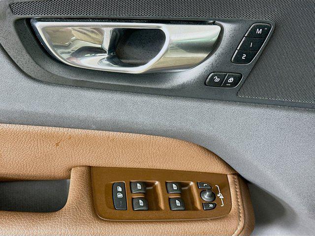used 2022 Volvo XC60 car, priced at $30,397