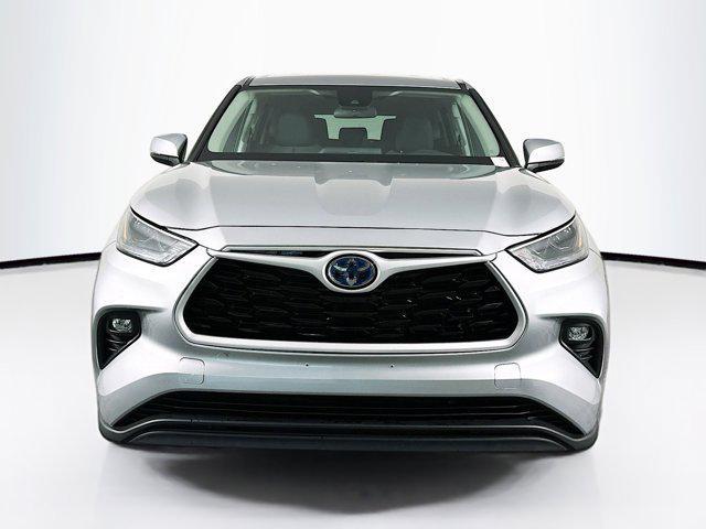 used 2022 Toyota Highlander Hybrid car, priced at $33,197
