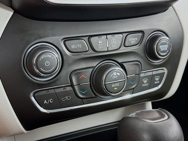 used 2019 Jeep Cherokee car, priced at $15,897