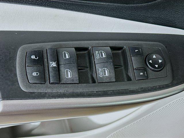 used 2021 Jeep Cherokee car, priced at $22,697