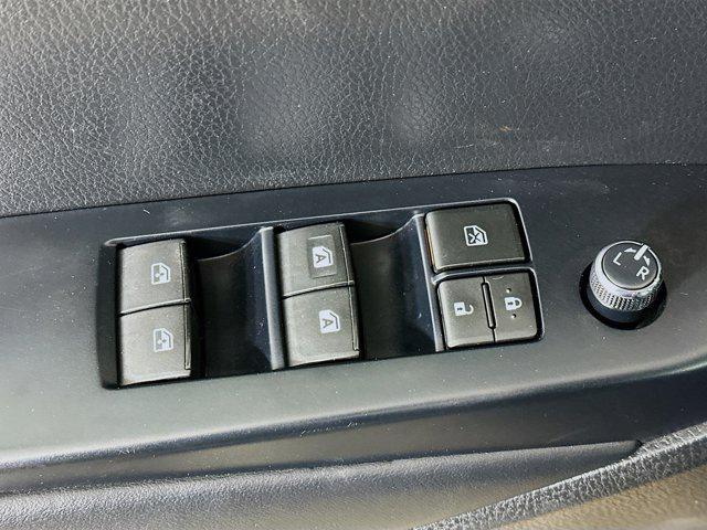 used 2019 Toyota Highlander car, priced at $27,597