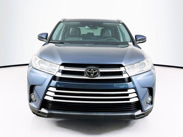 used 2019 Toyota Highlander car, priced at $27,597