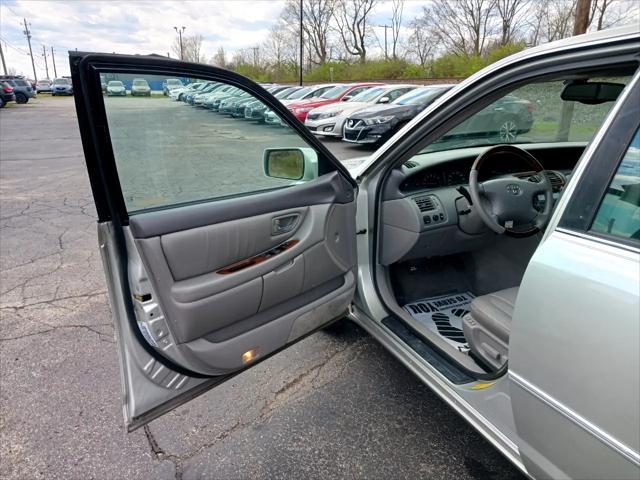 used 2003 Toyota Avalon car, priced at $7,900
