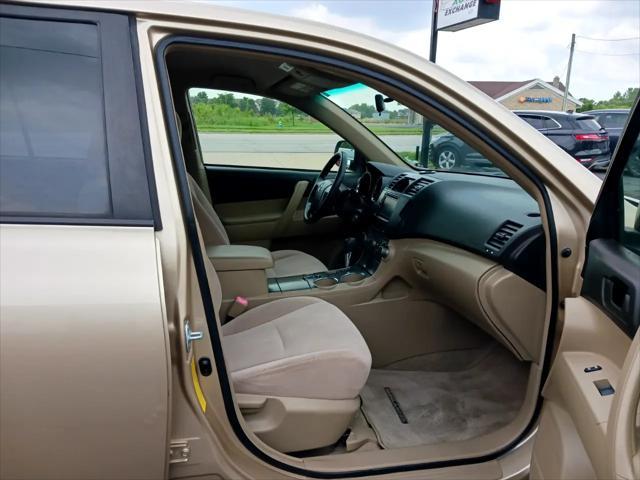 used 2008 Toyota Highlander car, priced at $8,900