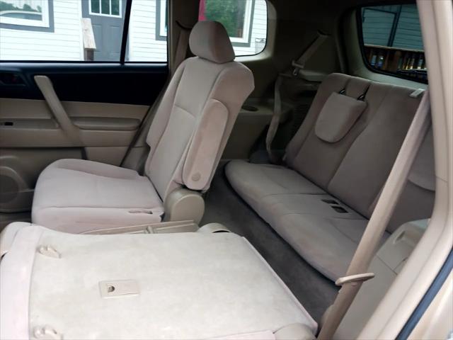 used 2008 Toyota Highlander car, priced at $8,900