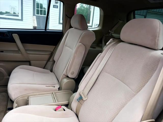 used 2008 Toyota Highlander car, priced at $8,900
