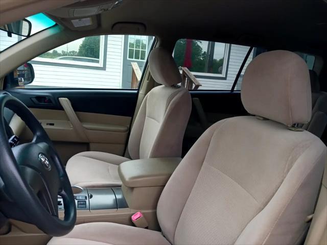 used 2008 Toyota Highlander car, priced at $8,900