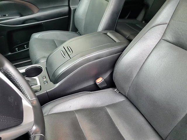 used 2019 Toyota Highlander Hybrid car, priced at $28,490