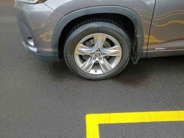 used 2019 Toyota Highlander Hybrid car, priced at $28,490