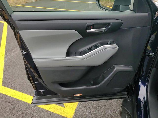 new 2026 Toyota Highlander car, priced at $49,421