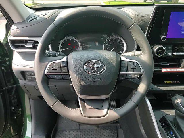 new 2025 Toyota Highlander car, priced at $48,772