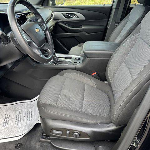 used 2022 Chevrolet Traverse car, priced at $22,490