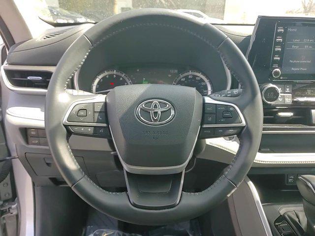 used 2022 Toyota Highlander car, priced at $34,990