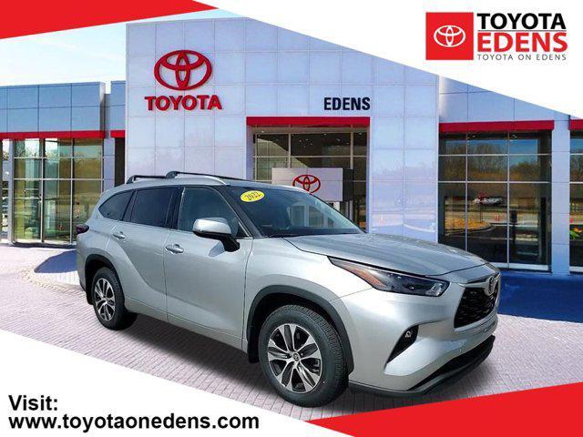 used 2022 Toyota Highlander car, priced at $35,490