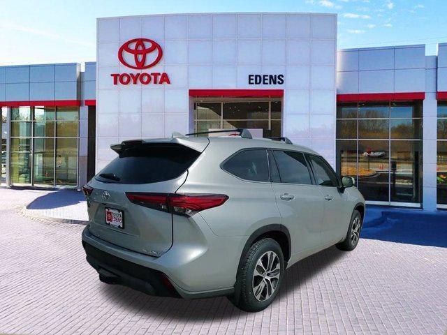 used 2022 Toyota Highlander car, priced at $34,990