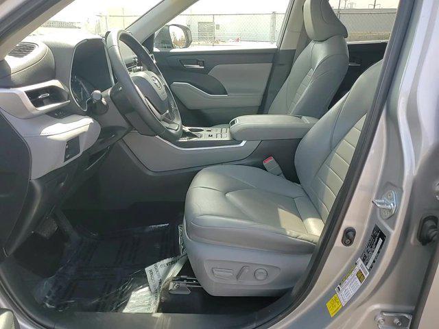 used 2022 Toyota Highlander car, priced at $34,990