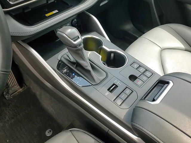 used 2023 Toyota Highlander car, priced at $39,490