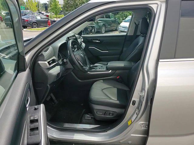 used 2023 Toyota Highlander car, priced at $39,490