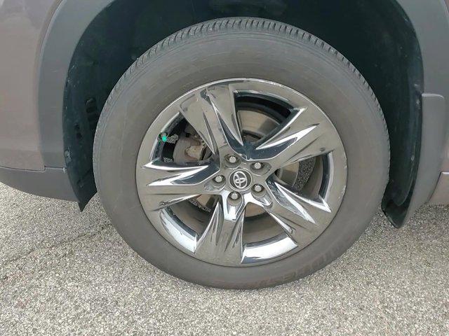 used 2017 Toyota Highlander car, priced at $25,490
