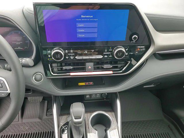 new 2025 Toyota Highlander car, priced at $49,926