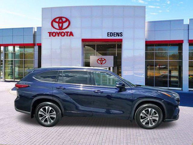 used 2021 Toyota Highlander car, priced at $31,490