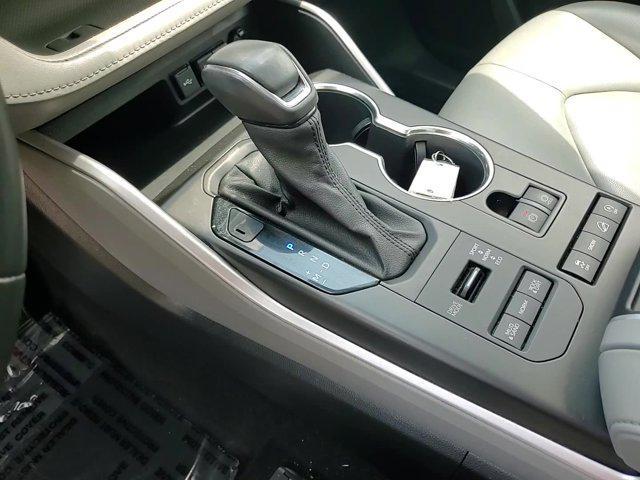 used 2021 Toyota Highlander car, priced at $31,490