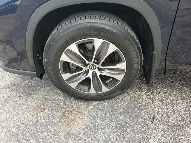 used 2021 Toyota Highlander car, priced at $31,490