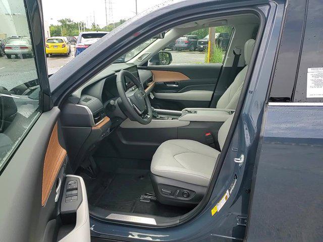 new 2025 Toyota Grand Highlander car, priced at $52,573