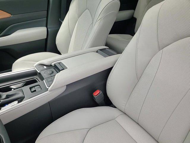 new 2025 Toyota Grand Highlander car, priced at $52,573