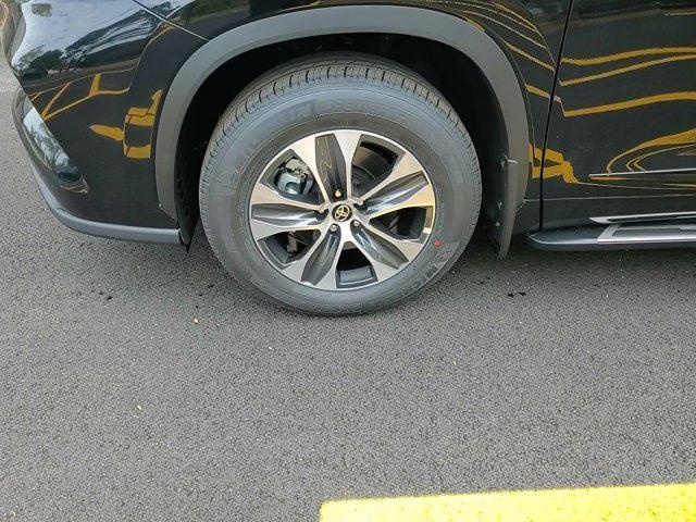 new 2026 Toyota Highlander car, priced at $50,720